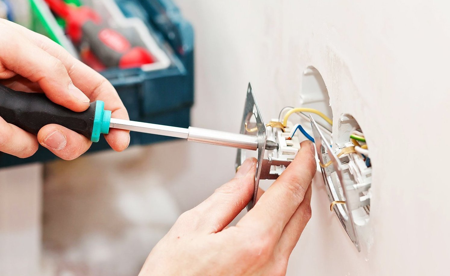 Установка розеток<br>